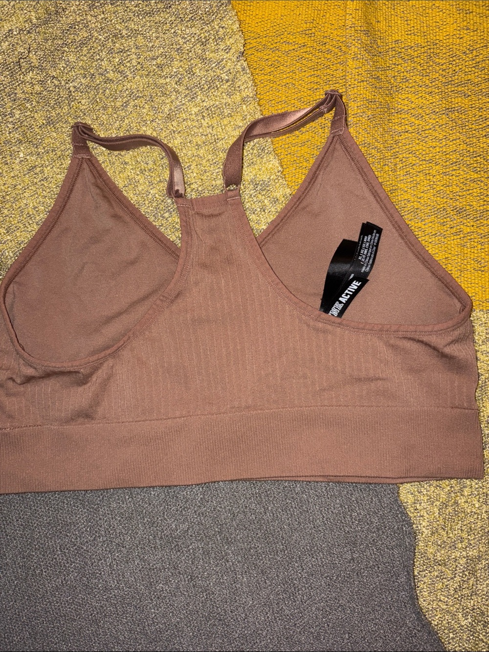 Pink active sports bra - Picture 2 of 3
